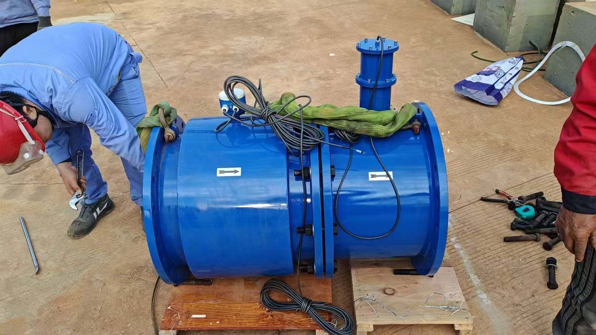 非滿管電磁流量計在處理不滿流管道流量監(jiān)測中的關鍵考量